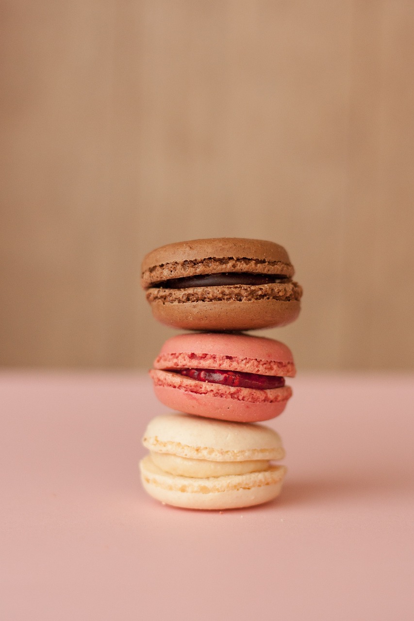 pastry, macaroon, sweet-731823.jpg